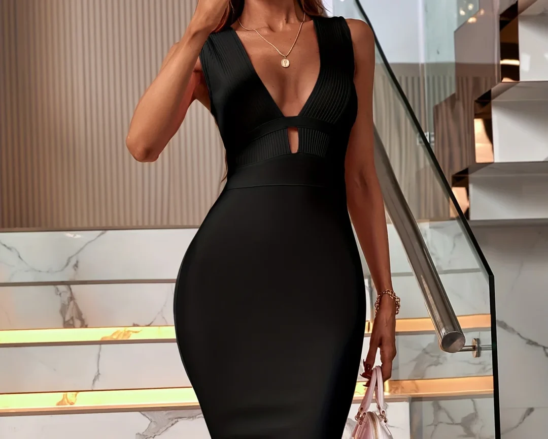 שמלת בנדאז' צמודה, מחטבת, מידי, אלגנטית ומרשימה, גב חשוף