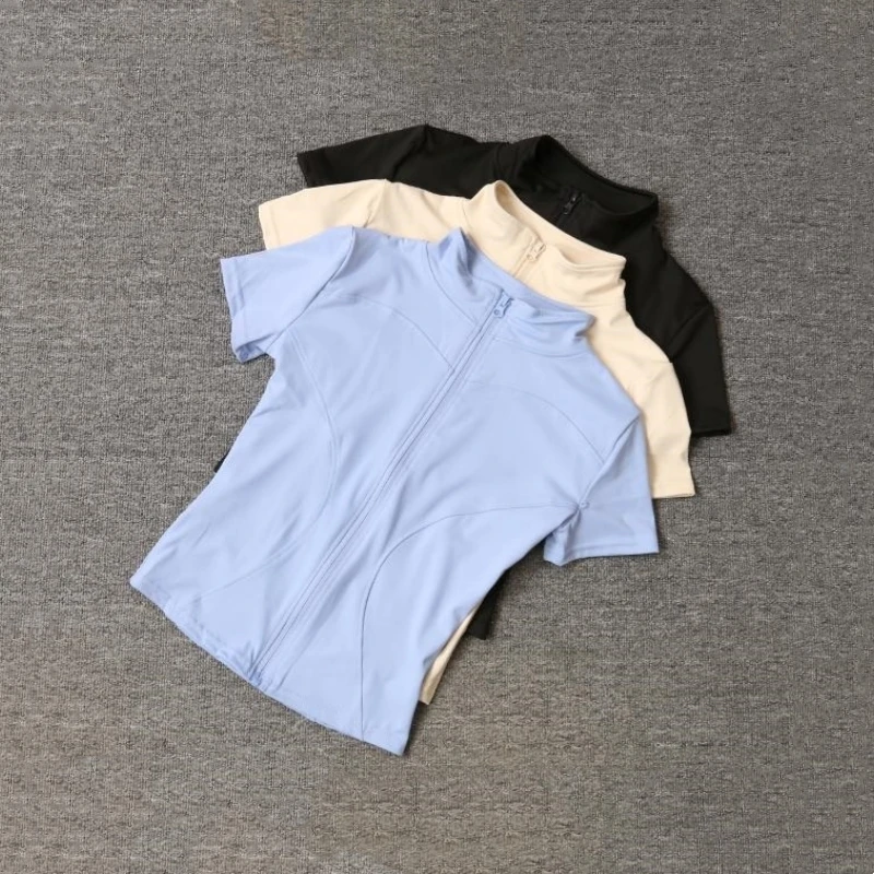 חולצות יוגה קצרות עם שרוולים קצרים ורוכסן מלא, צווארון עומד צמוד לנשים באיכות גבוהה לקיץ