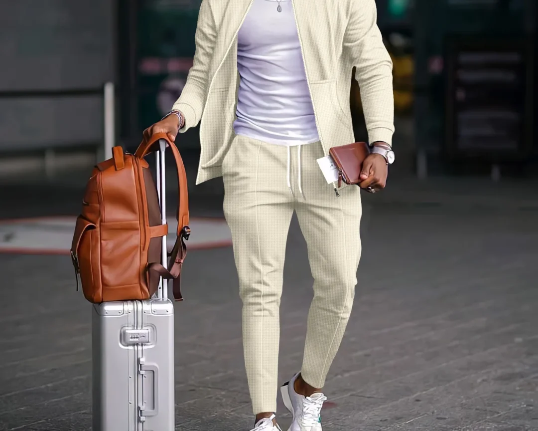 חליפת גברים חדשה לסתיו חורף 2025, עם צווארון עומד, בצבע אחיד, בסגנון בייסבול קז'ואלי, מכנסיים בגזרה ישרה וחולצה תואמת