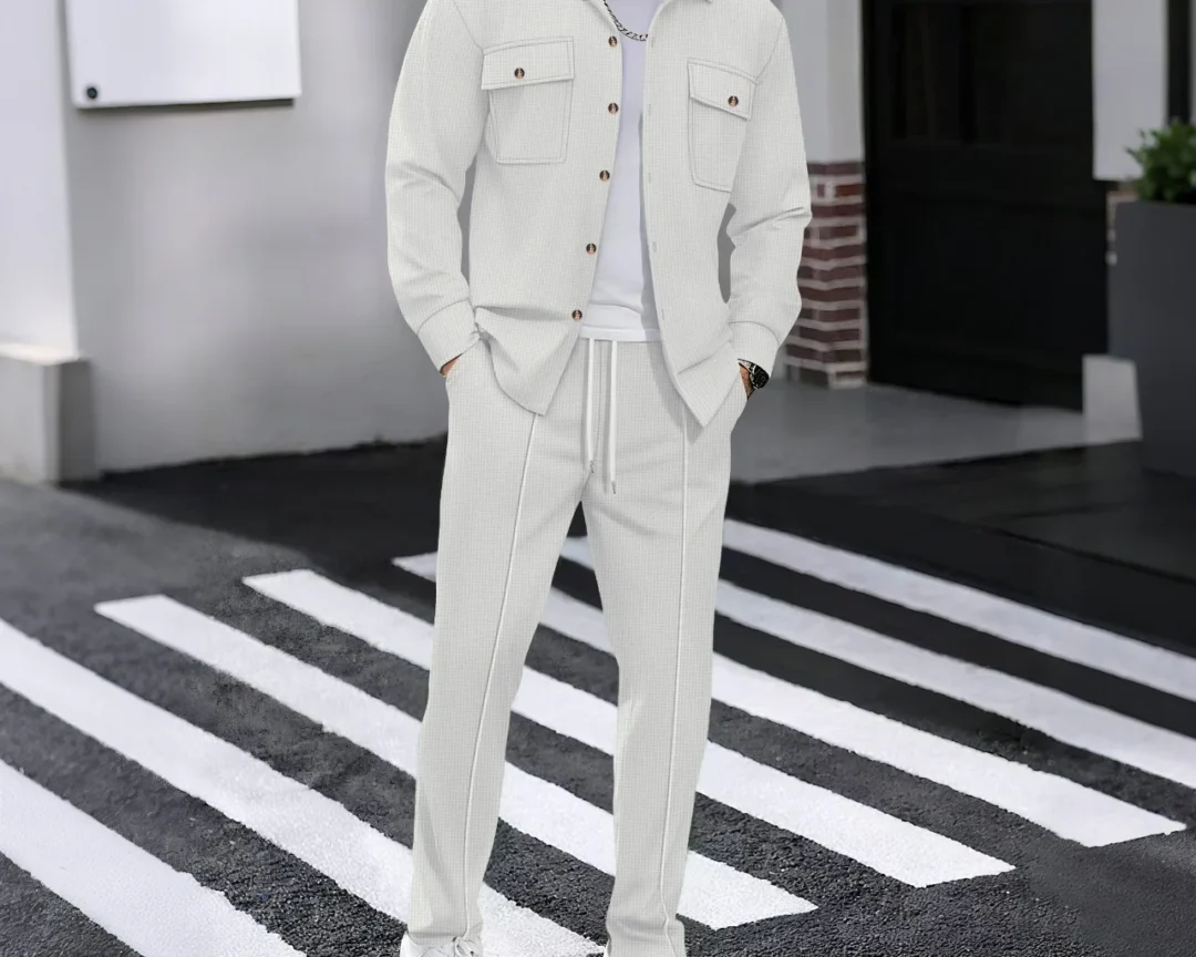 סט לגברים,חולצת שרוול ארוך עם כפתורים וצווארון כפול בצבע אחיד ומכנס ארוך בגזרה ישרה, קז'ואלי לסתיו 2025