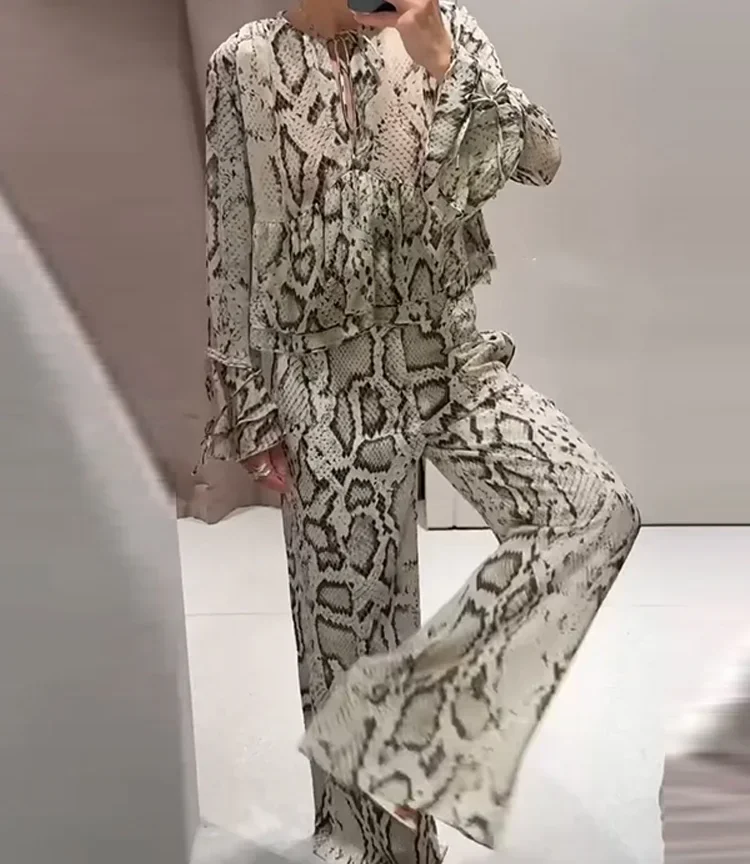 סט 2 חלקים, חולצה מודפסת עם קשירה למעלה שרוולים ארוכים ומתרחבים, מכנסיים רחבים בסגנון מודרני, בד כותנה ויסקוזה,אינו גמיש