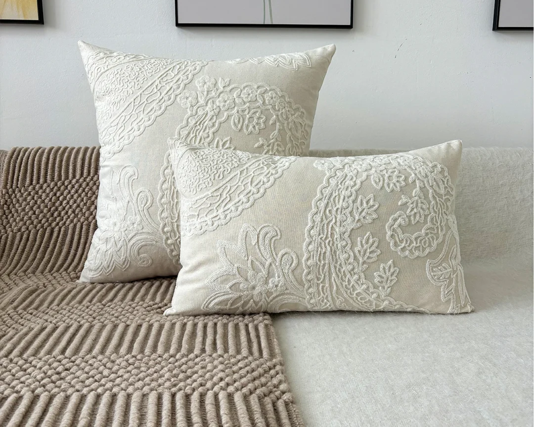 כרית נוי רקומה